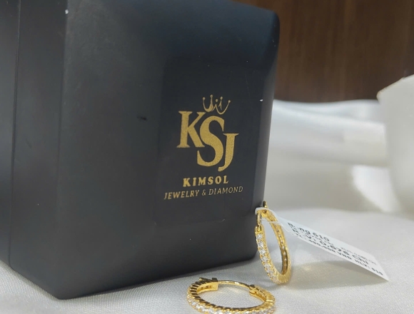 Bông Tai Đính Đá – Lấp Lánh Cả Ngày Dài