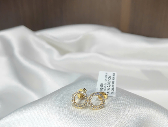 Bông Tai Vàng Tinh Xảo – Nét Đẹp Nữ Tính Và Cuốn Hút