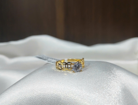 Nhẫn Vàng Đá Đẹp – Tôn Nét Sang Trọng