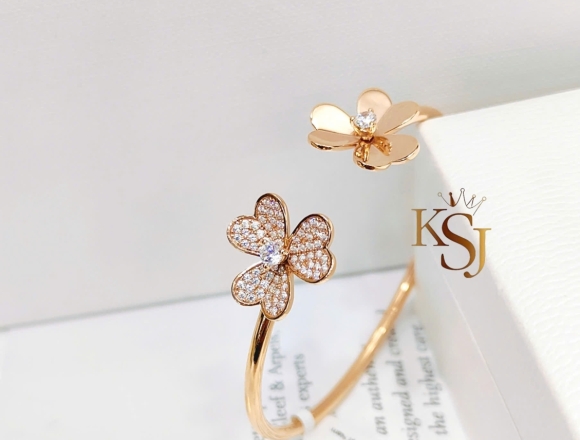 V01003 Vòng tay VCA (HK)750 ni50