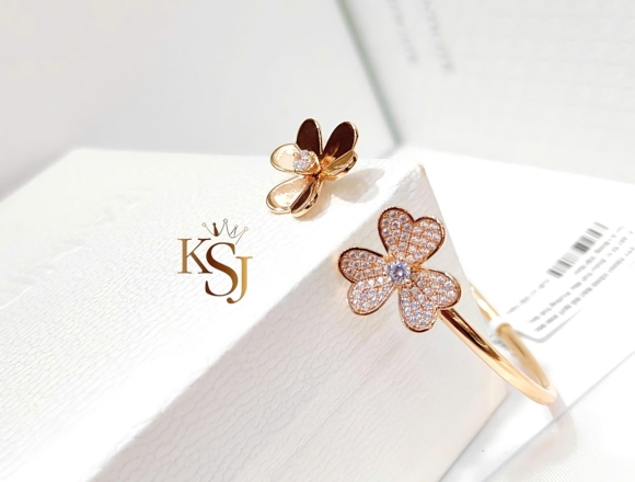 V01003 Vòng tay VCA (HK)750 ni50