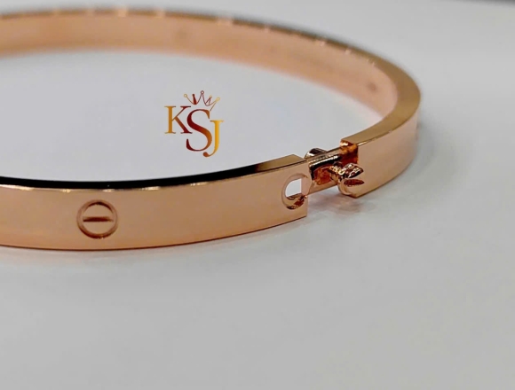 V01111 Vòng Tay Cartier bảng 4li5 1vít 1hột  số 15 (1:1)750