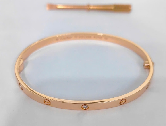 V01111 Vòng Tay Cartier bảng 4li5 1vít 1hột  số 15 (1:1)750