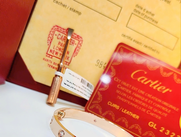 V01108 Vòng Tay Cartier 1vít 1hột (1:1)750 số 17 "2 khóa vít"