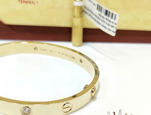 V01059 Vòng Cartier bảng 6li 1vít 1hột "Gold"(1:1)750 số 18