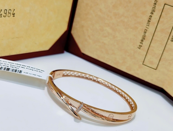 V01129 Vòng tay Carti mix đinh (HK)750 ni50