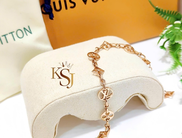 L01376 Lắc tay LV (HK)750