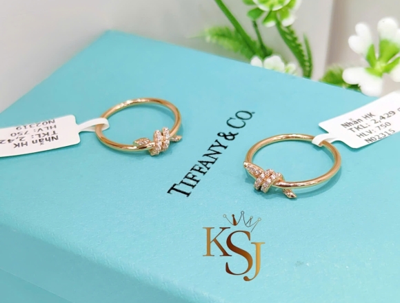 N02315 Nhẫn Tif nút thắc (HK)750 ni14 