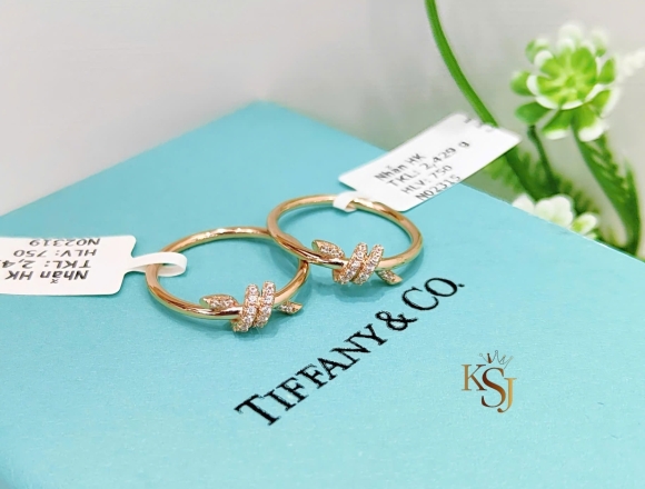 N02315 Nhẫn Tif nút thắc (HK)750 ni14 