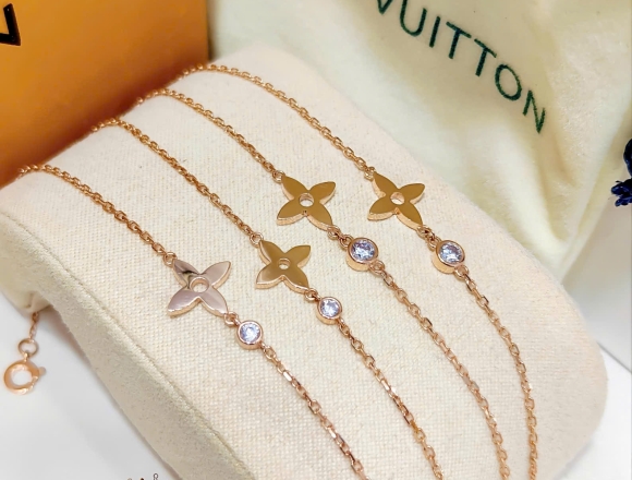 L01434 Lắc tay LV (HK)750