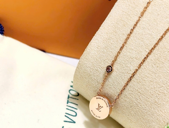 D02514 Dây chuyền LV xà cử trắng (1:1)750